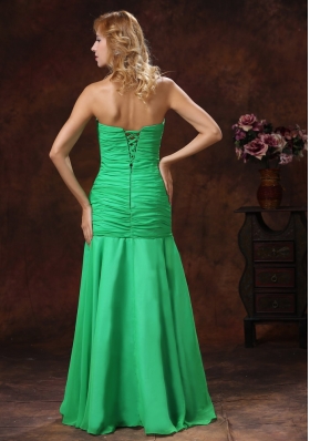 Mermaid Spring Green Ruched Prom Dress Floor-length