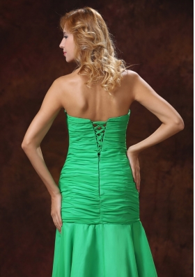 Mermaid Spring Green Ruched Prom Dress Floor-length