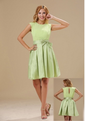 Yellow Green Knee-length Scoop Prom Homecoming Dress