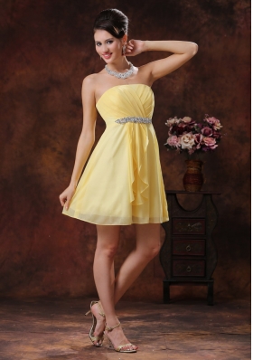 Mini-length Yellow Chiffon Bridesmide Dress Ruched Beaded