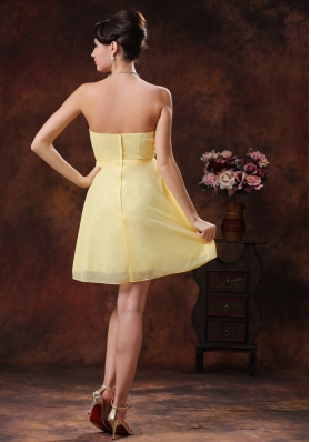 Mini-length Yellow Chiffon Bridesmide Dress Ruched Beaded