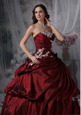 Appliques Burgundy Strapless Ruched Taffeta Quinceanera Dress