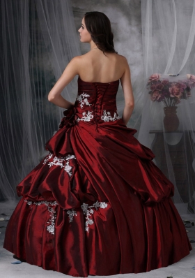 Appliques Burgundy Strapless Ruched Taffeta Quinceanera Dress