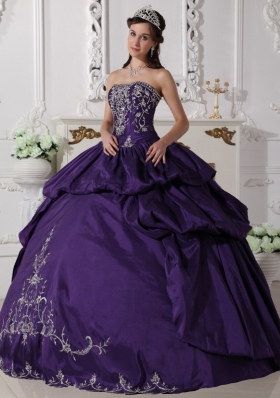 Strapless Purple Ruched Taffeta Embroidery Quinceanera Dress