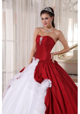 White and Red Sweetheart Beading Quinceanera Gowns