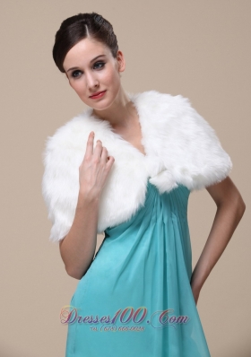 Splendid Faux Fur Wedding Shawl Front Closure