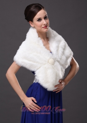 Trumpet/ Mermaid Button Faux Fur V-neck Wraps