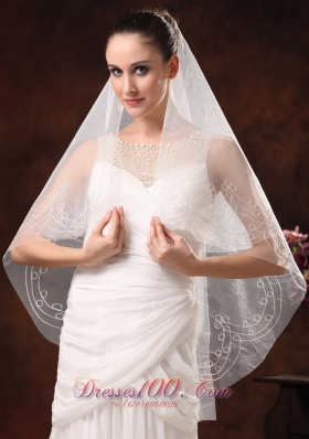 Fashionable White Organza Wedding Veil with Embroidery