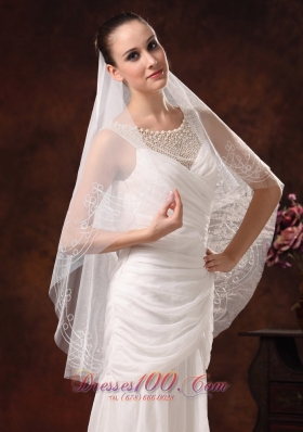 Fashionable White Organza Wedding Veil with Embroidery