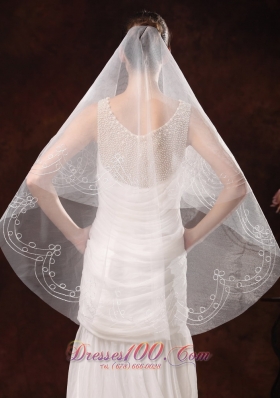 Fashionable White Organza Wedding Veil with Embroidery