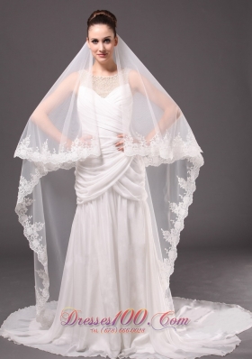 One-tier Wedding Veil Applique Edge Laced