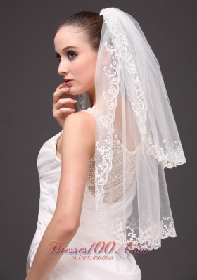 Lace Applique Two-tiered Tulle Wedding Veil