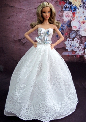 White Lace and Bowknot Barbie Doll