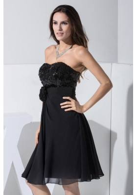Black Knee-length Sequin and Hand Made Flower Prom Dress