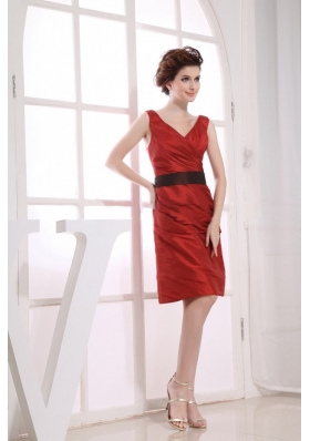 V-neck Wine Red Sash Prom Dress Knee-length