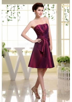 A-line Burgundy Bridesmaid Dress Strapless Ruch