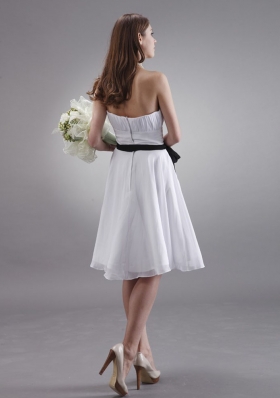 Black Sash Knee-length White Bridesmaid Dresses