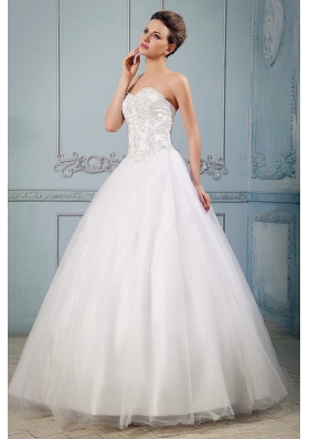 Sweetheart Appliques Wedding Dress With Clasp Handle Back