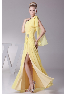 High Silt One Shoulder Light Yellow Prom Dress