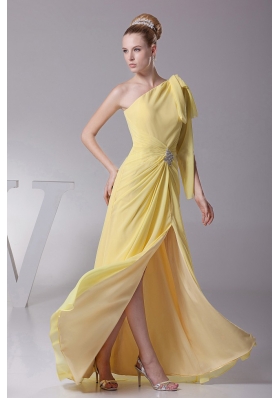 High Silt One Shoulder Light Yellow Prom Dress