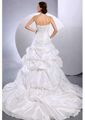 2013 Wedding Dress Romantic Pleats Pick-ups Chapel