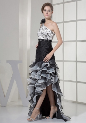 Elegant Wedding Dress Beading Ruched Court