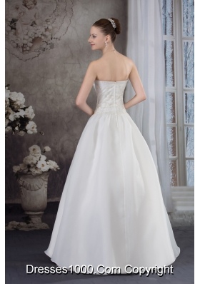 A-line Sweetheart Organza Appliques With Beading Wedding Dress