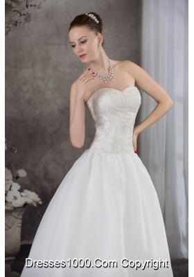 A-line Sweetheart Organza Appliques With Beading Wedding Dress