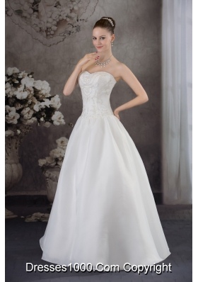 A-line Sweetheart Organza Appliques With Beading Wedding Dress