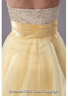 Light Yellow Sweetheart Knee-length Beading Prom Dress