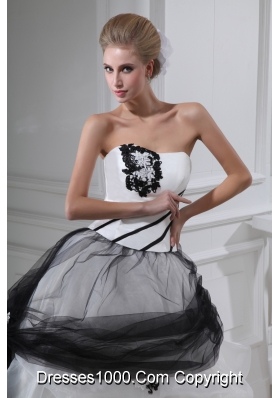 White and Black Appliques Ball Gown Strapless Chapel Train Wedding Dress