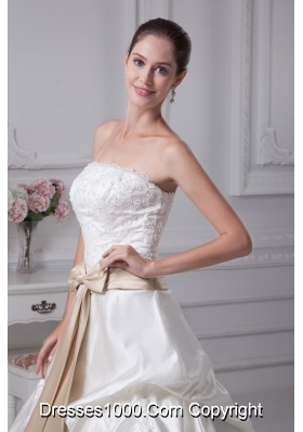 Appliques A-Line Court Train Strapless Ivory Wedding Dress