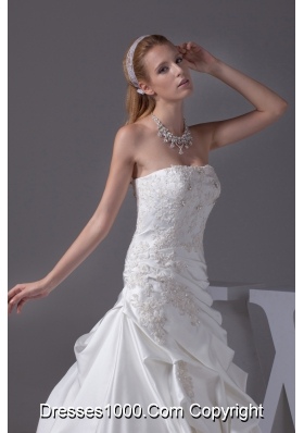 Appliques A-line Court Train Strapless Wedding Dress