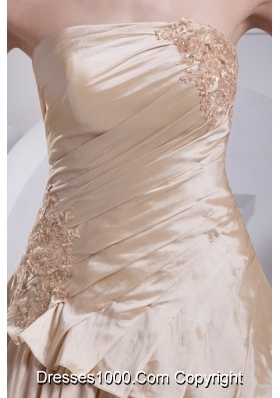 Appliques A-Line Strapless Chapel Train Wedding Dress with Champagne