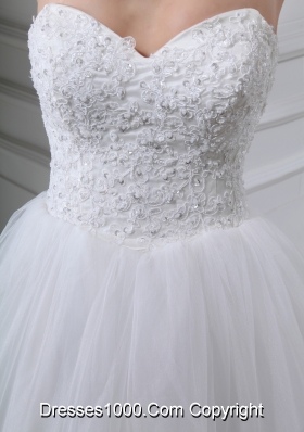 Appliques With Lace Sweetheart Ball Gown Chapel Train Wedding Dress