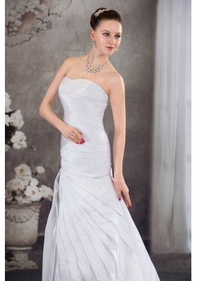 Sweetheart A-line Brush Train Pleat Wedding Dress