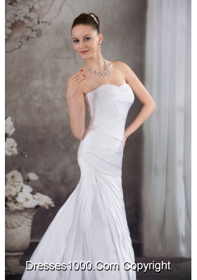 Sweetheart A-line Brush Train Pleat Wedding Dress