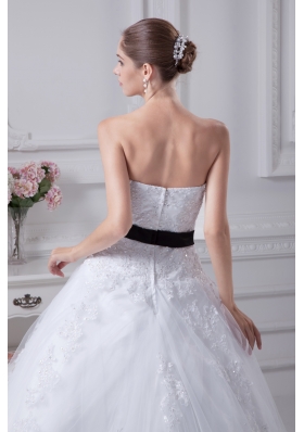 Appliques Sweetheart Court Train A-Line Wedding Dress