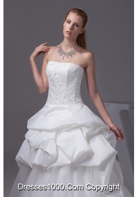 Appliques With Beading Strapless Pick-ups Wedding Dress