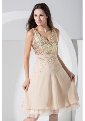 V-neck Knee-length  Prom Dresses with Sequins and Ruched Sash