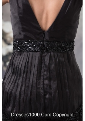 Elegant Black Plunging V-neck Pleated Beaded Prom Dress