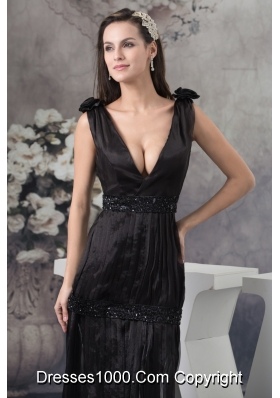 Elegant Black Plunging V-neck Pleated Beaded Prom Dress