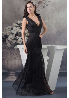 Elegant Black Plunging V-neck Pleated Beaded Prom Dress