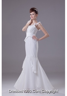 Waist-defining Peplum Ruffled Scoop Trumpet Wedding Dresses in White