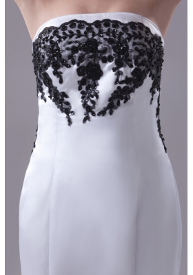 Strapless Mermaid Court Train Bridal Gowns Decorated with Black Lace Flowers