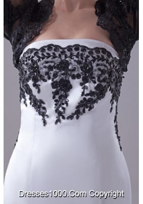 Strapless Mermaid Court Train Bridal Gowns Decorated with Black Lace Flowers