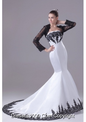 Strapless Mermaid Court Train Bridal Gowns Decorated with Black Lace Flowers