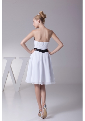 White Ruched Strapless Knee-length Bridal Gown with Black Bowknot Belt