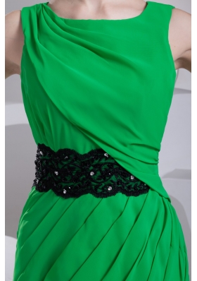 Pretty Spring Green Bateau Neck Mini Prom Dress with Appliques
