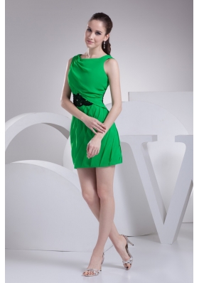 Pretty Spring Green Bateau Neck Mini Prom Dress with Appliques